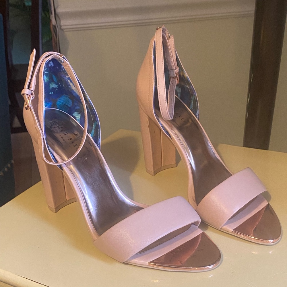 Ted Baker London Ulaniil Heeled Sandals Ankle Strap Pink Peach Sz 8.5 US 39UK